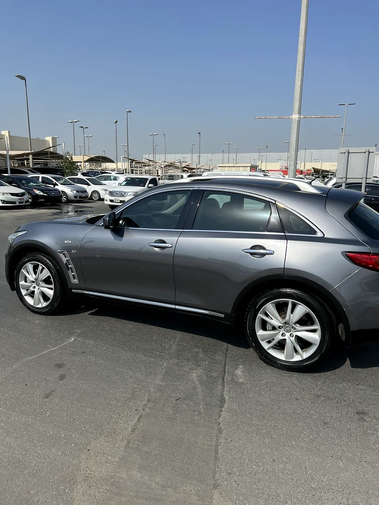 Infiniti QX70 2016 GCC63398554096514112