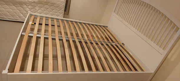Wood Master King bed in excellent condition home centre  160 x195 cm