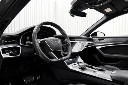 صورة 9 لـ 2021 AUDI RS6