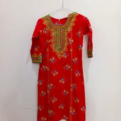 Red girls jalabiya, size 5 to 6 years