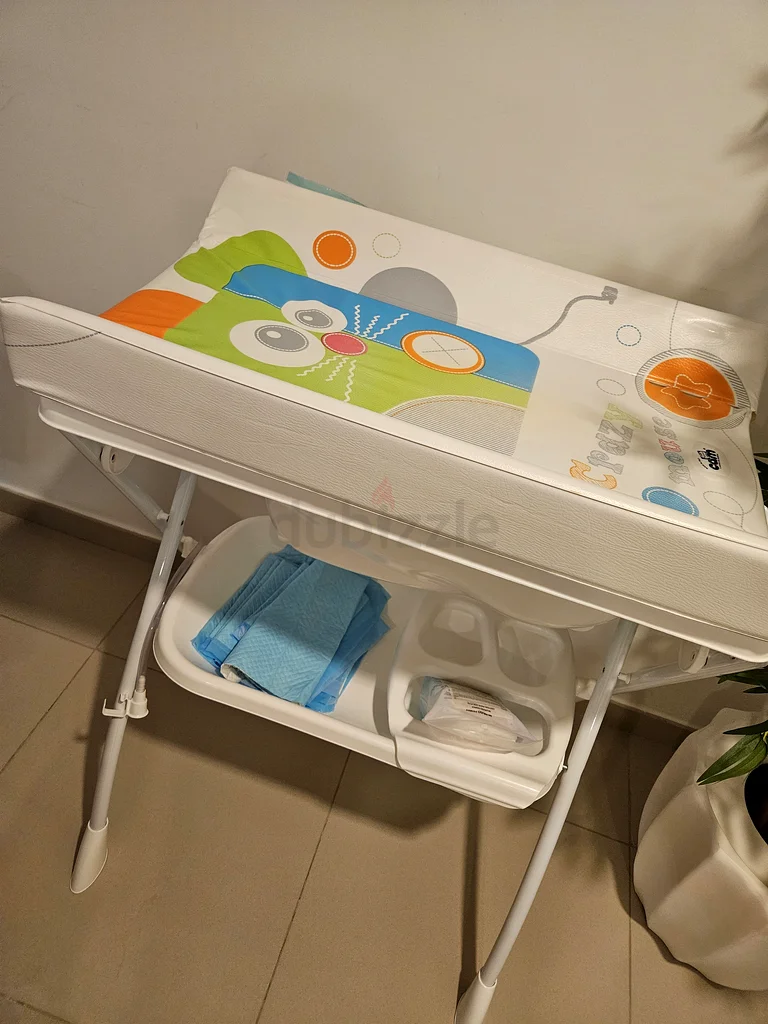 Baby changing table with bathtub63195623578754111