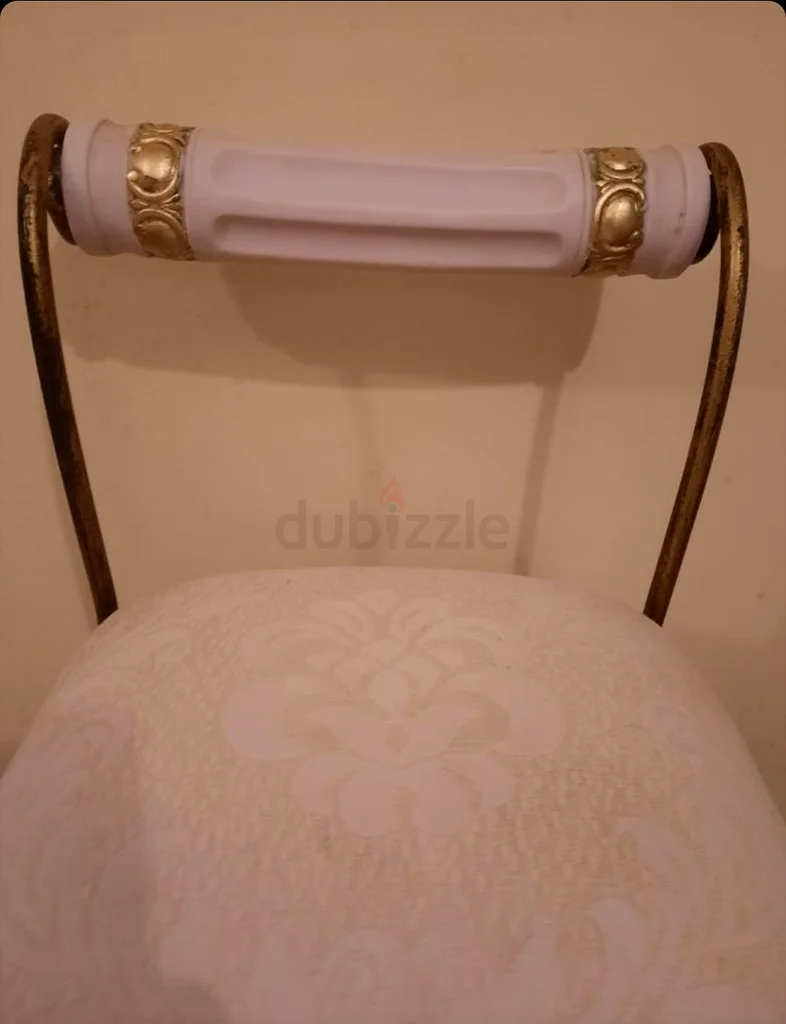 كرسي قديم63208385026691111