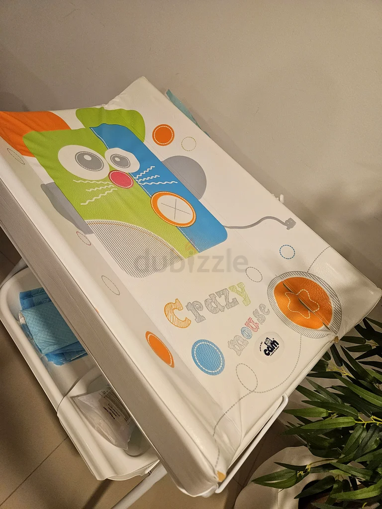 Baby changing table with bathtub63195623578754112