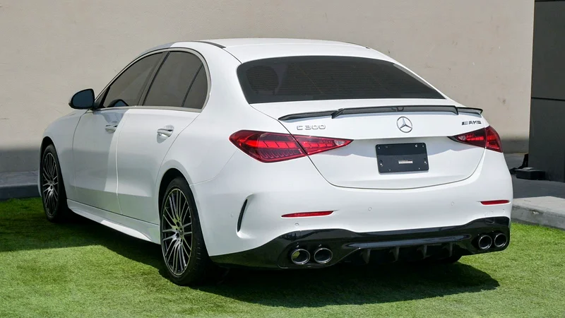 مرسيدس بنز فئة C C300 2022 - فقط 2000 كم بحالة رائعة63231161915010114