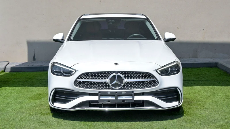 مرسيدس بنز فئة C C300 2022 - فقط 2000 كم بحالة رائعة63231161915010112