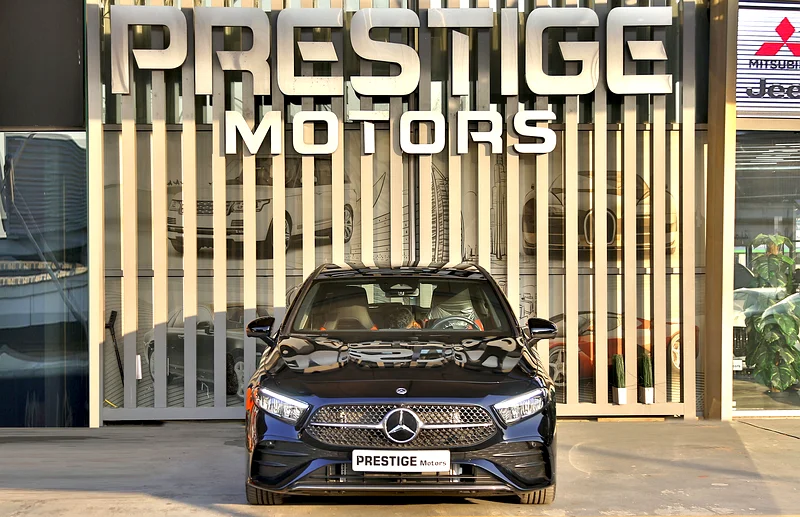 Mercedes-Benz AMG2025 Hatchback  5 years warranty63232621254786112