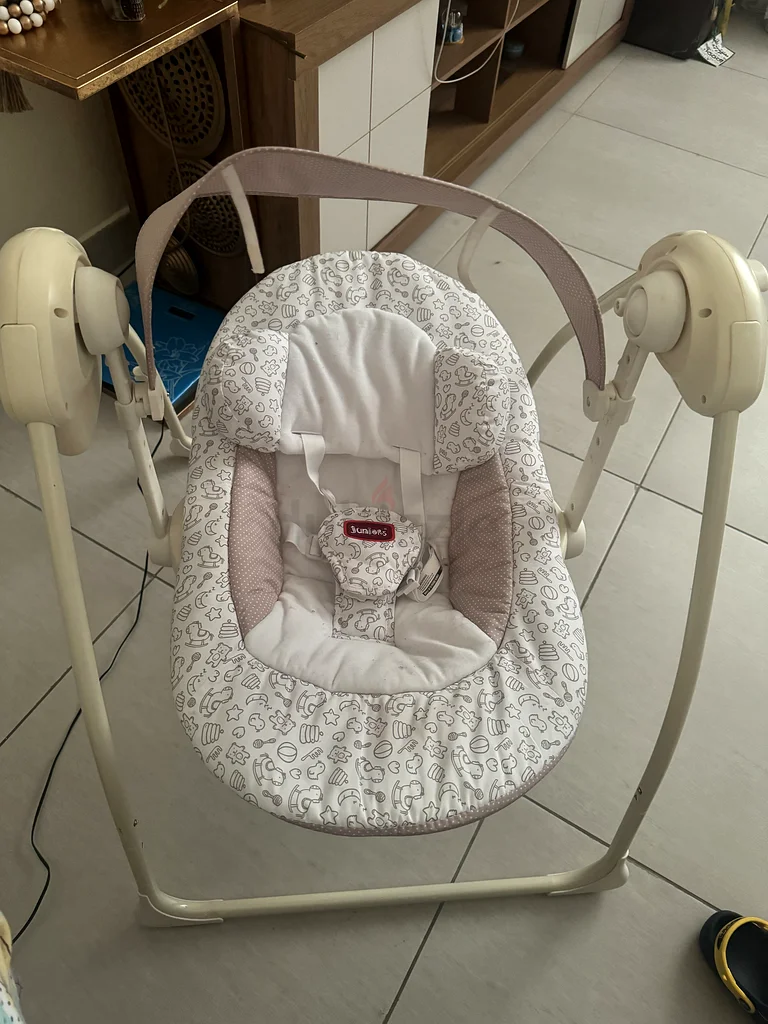 Baby electric swing juniors excellent condition63197139507331112