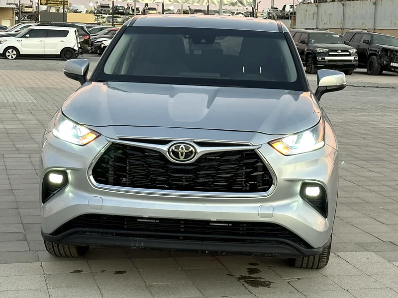 Toyota Highlander LE 4x4, 2.5L63158340990082114