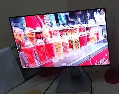 4K Dell 27inc UltraSharp LED Monitor With HDMI + Hidrolic Stand Model No U2718Q