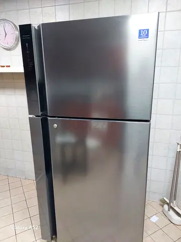 HITACHI Top MOUNT Refrigerator 710 Litres RV710pk7k