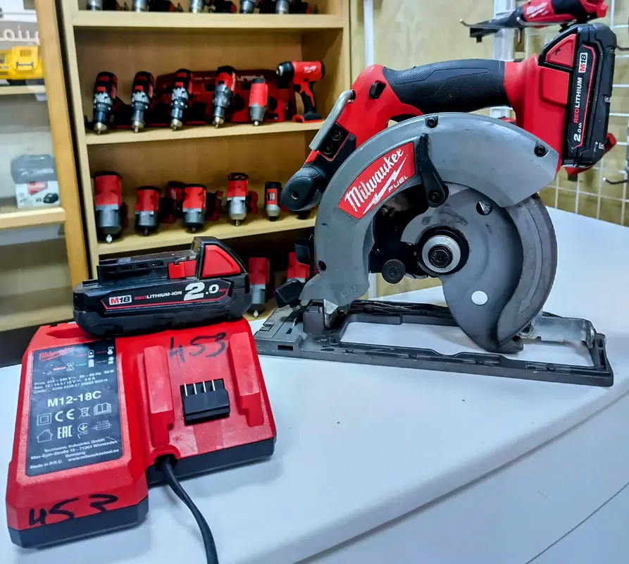 MILWAUKEE CIRCULAR 18V BRUSHLESS