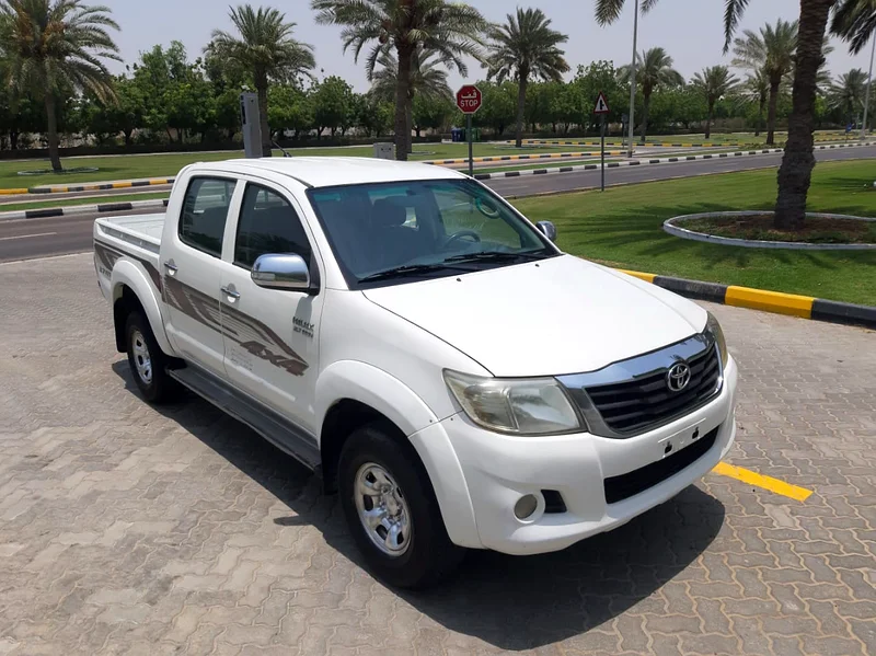 2012 Full option Hilux - excellent condition63166156736515112