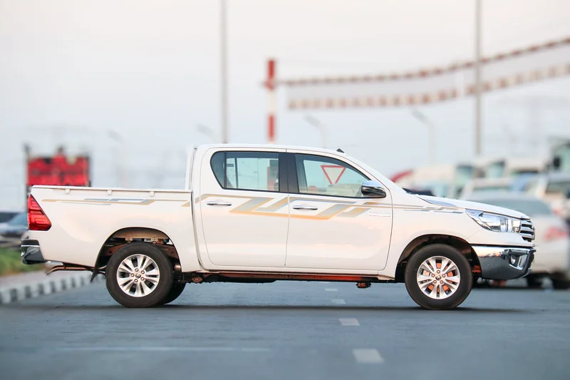 هيلوكس AT 4x2 LN فول 2025 - للتصدير63147211166851111