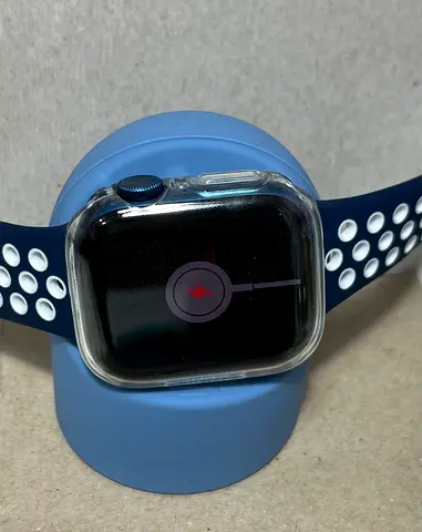 Its only silicon base 
No watch 
No cable 
Ok ?