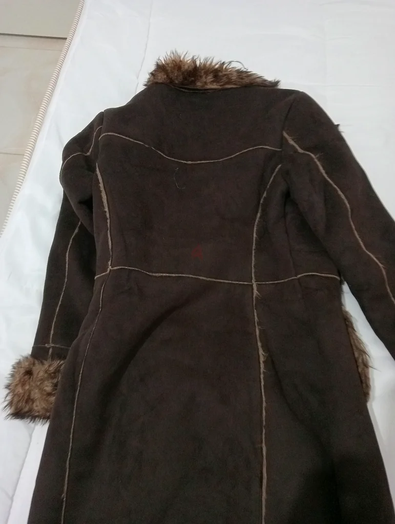 سترة جديدة من علامة برشيكا بسعر 60 درهمًا63170859293059112
