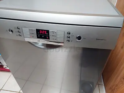 bosch Dishwasher 3 Rack Neat and clean FREE DELIVERY +WARRANTY