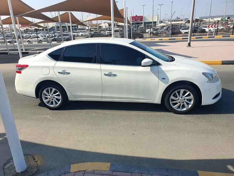 Sentra 2019 GCC KM 95K FULL OPTION FREE ACDENT VERY CLEAN IN SIDE AND OUT 100%63170389852673111