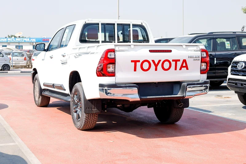 TOYOTA HILUX 2.7 MT FULL OPTION WITHOUT PUSH START WHITE 202563165695297538113