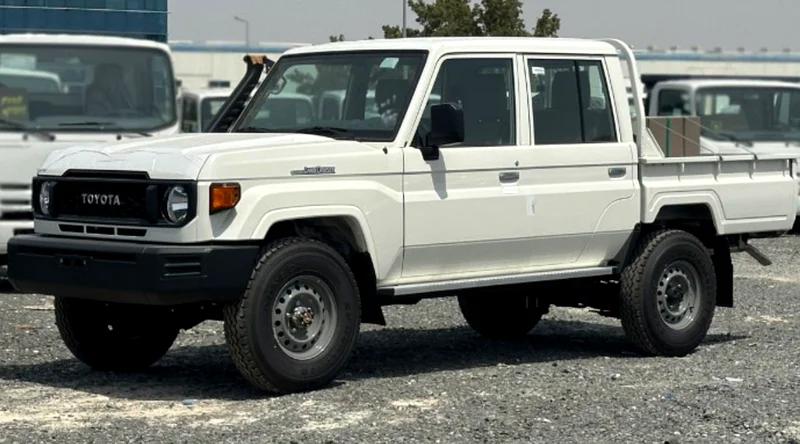Toyota Land Cruiser 79 / Gasoline / Manual / 4.0L / 4x4 DC MT63165691936898111