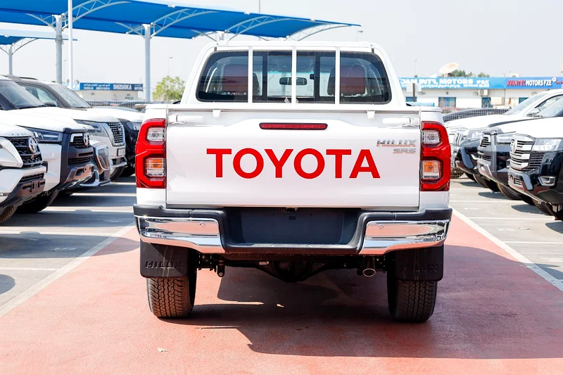 TOYOTA HILUX 2.7 MT FULL OPTION WITHOUT PUSH START WHITE 202563165695297538114