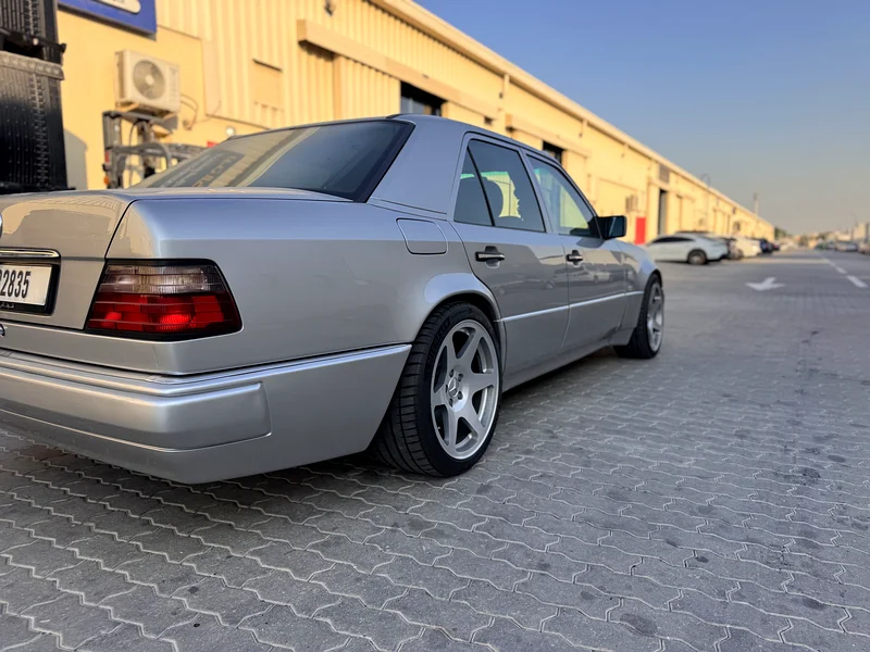 Mercedes-Benz E 50063229643623426114
