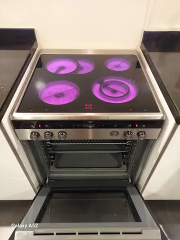 Siemens Electric cooker 60 c.m touch screen system