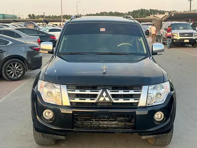 Mitsubishi Pareto 2013 fullopshin black color GCC calen car