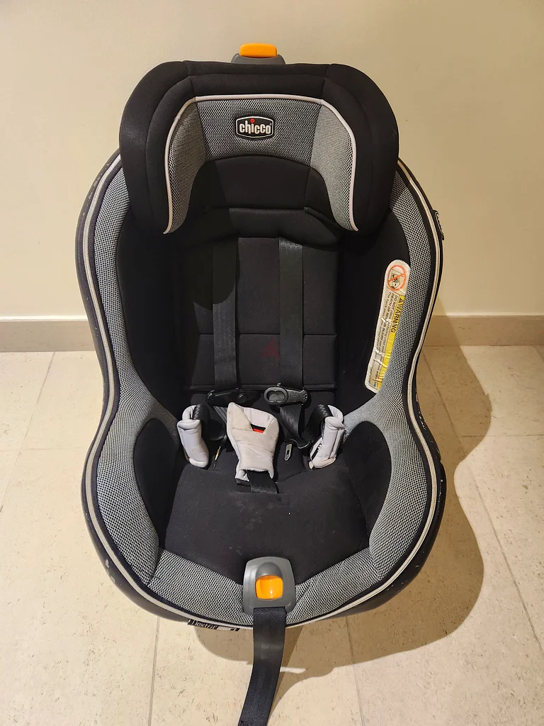 تم تخفيض السعر: مقعد سيارة للأطفال قابل للتحويل من Chicco NextFit Zip من 0-6 سنوات628668375710751122