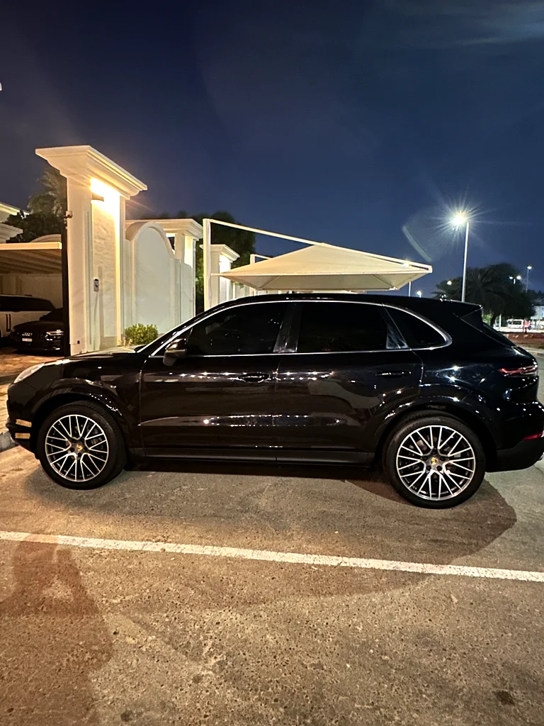 Porsche cayenne 2018 GCC first owner63150479438466112