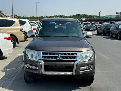 Mitsubshi Pajero 2015 brown color GCC calen car