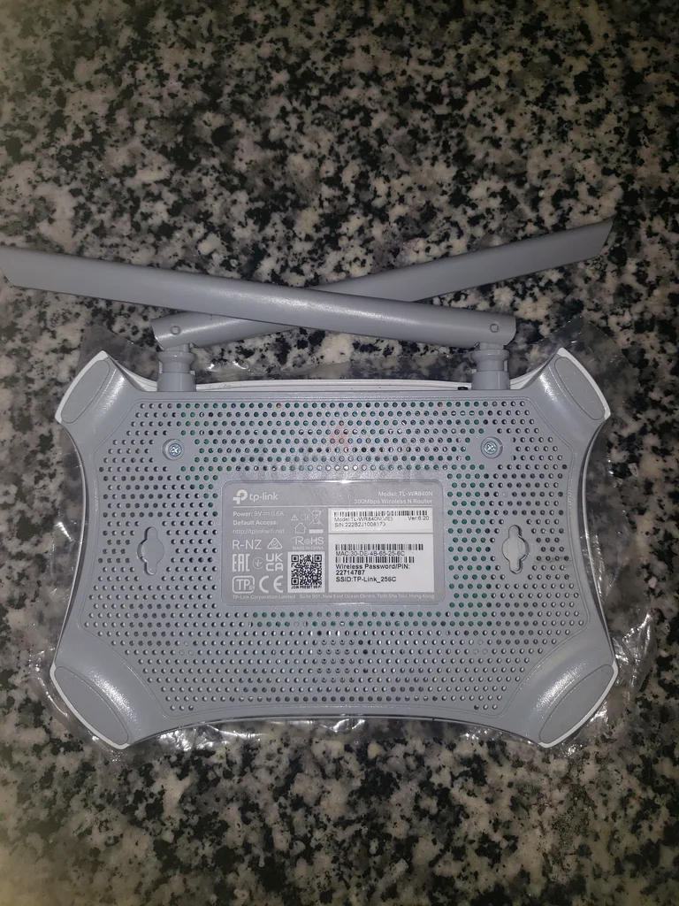Excellent condition wifi extender63256070423298112
