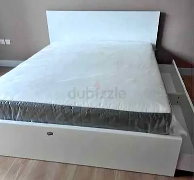IKEA malam king size 180/200bed with IKEA mattress and 2 storage drawers underneath