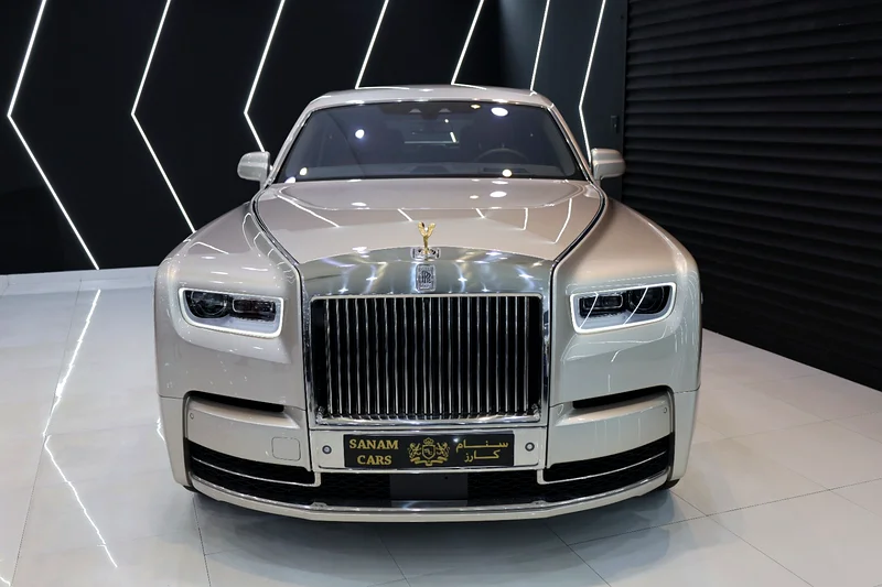 Phantom EWB 2022, CASCADE OF STEEL EDITION, Bespoke Audio, Rear VIP Seats, Dealer Warranty N Service63173844379394112