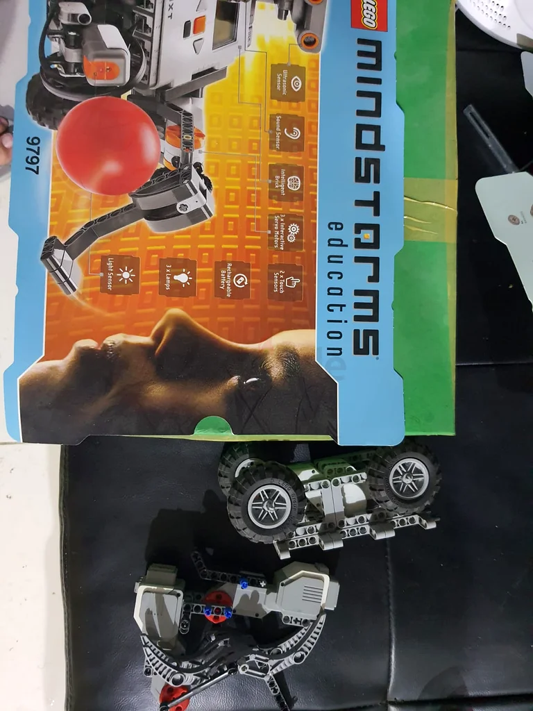 Lego mindstorm ev3 and next2632053616352021110