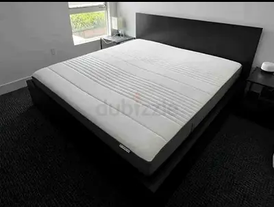 IKEA malam king size 180/200bed with IKEA mattress and 2 storage drawers underneath