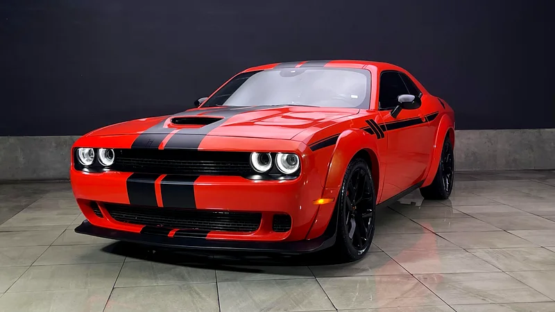 2021 دودج تشيالنجر SXt بعنوان نظيف باللونين البرتقالي والأسود63173119672834112