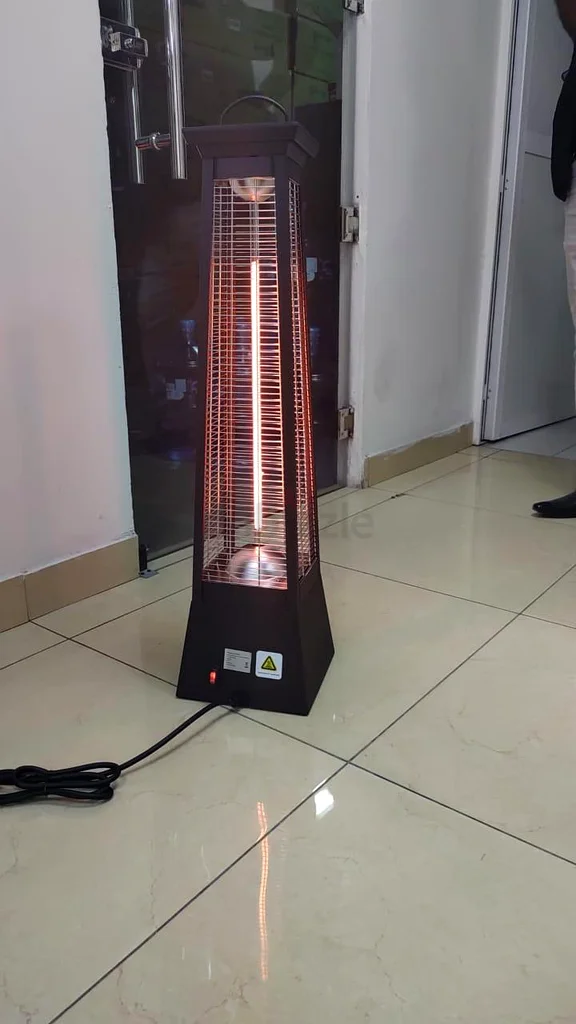 سخان فناء داخلي/خارجي من ألياف الكربون 2000 واط من فولكانو63252941243267111