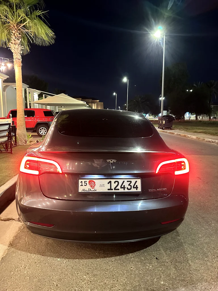 Tesla performance 2021 first owner 202163177576969091111