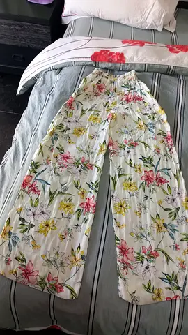 Bershka chiffon pants, small size