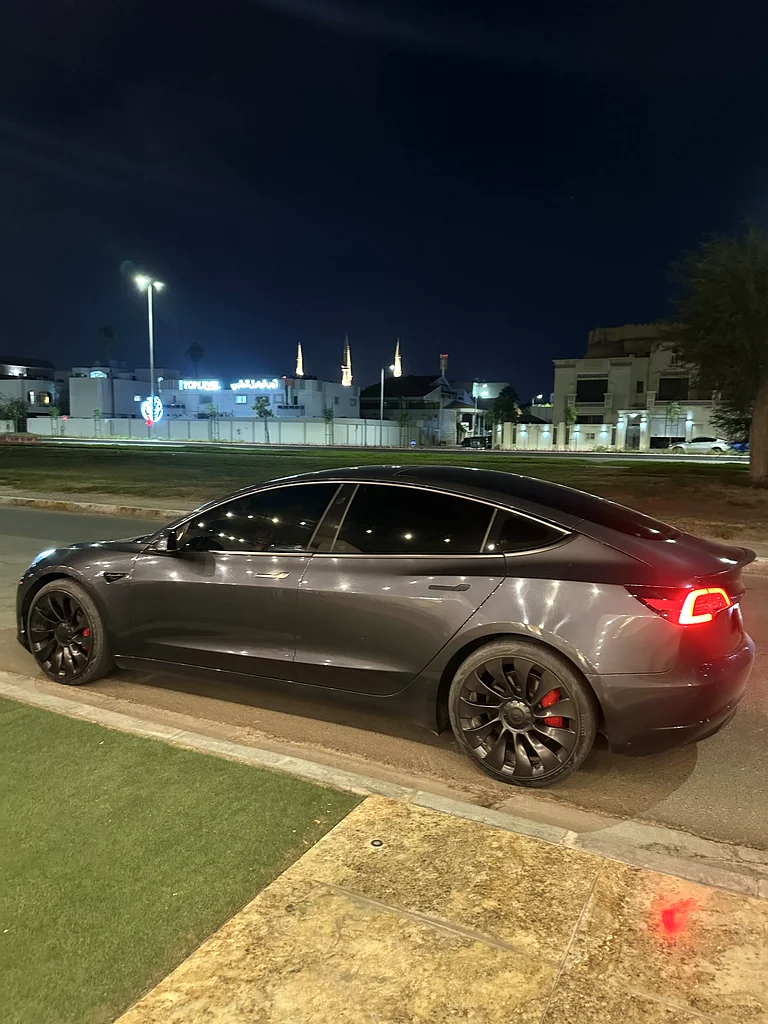 Tesla performance 2021 first owner 202163177576969091112