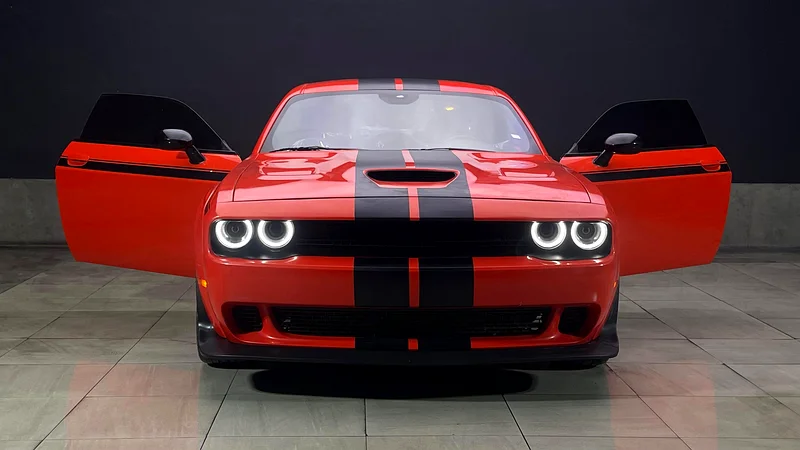 2021 دودج تشيالنجر SXt بعنوان نظيف باللونين البرتقالي والأسود631731196728341128