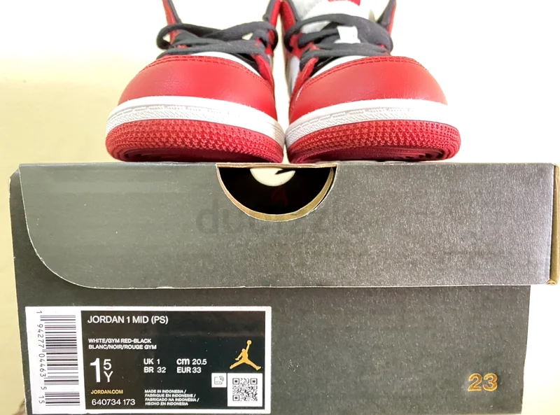 Jordan 1 mid Chicago63172673347330111