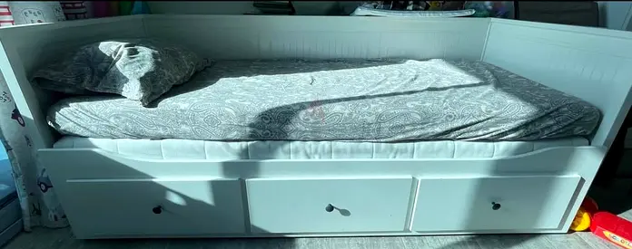 Ikea hemnes day bed with mattress