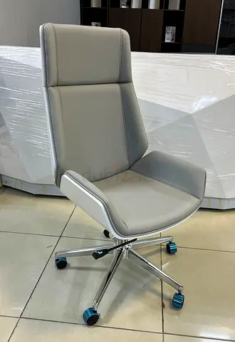 Luxury executive office chair