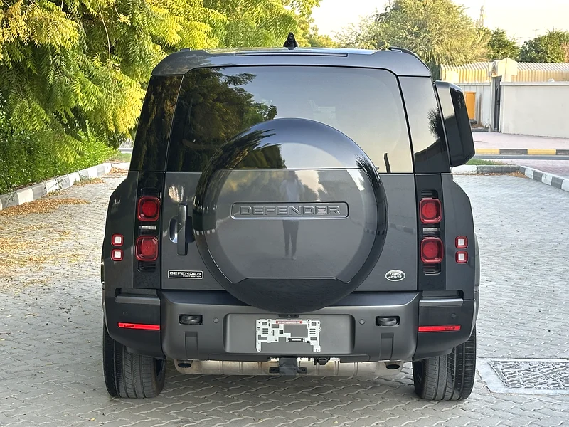 Land Rover defender 130 FIRST EDITION VERY GOOD CONDITION63159714161154113