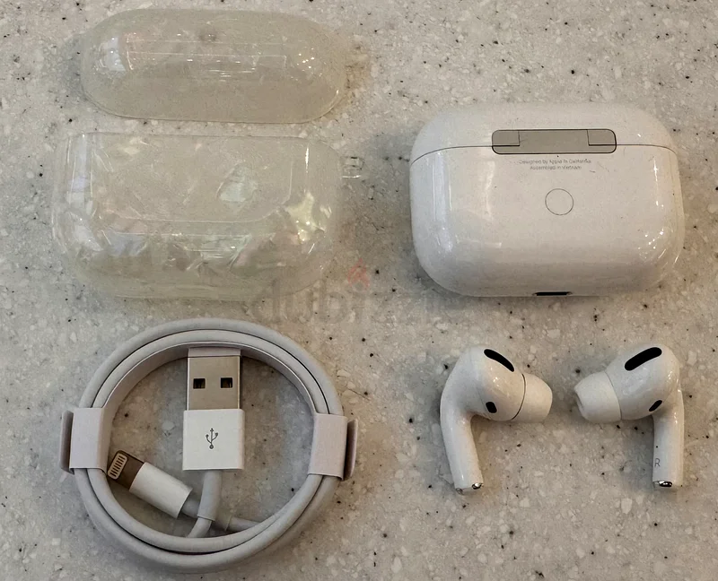 Apple AirPods Pro-1 مع العلبة وكابل الشحن63191111339139112