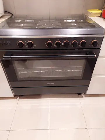 Toshiba 90 by 60 Gas Cooking Range 5 Burner