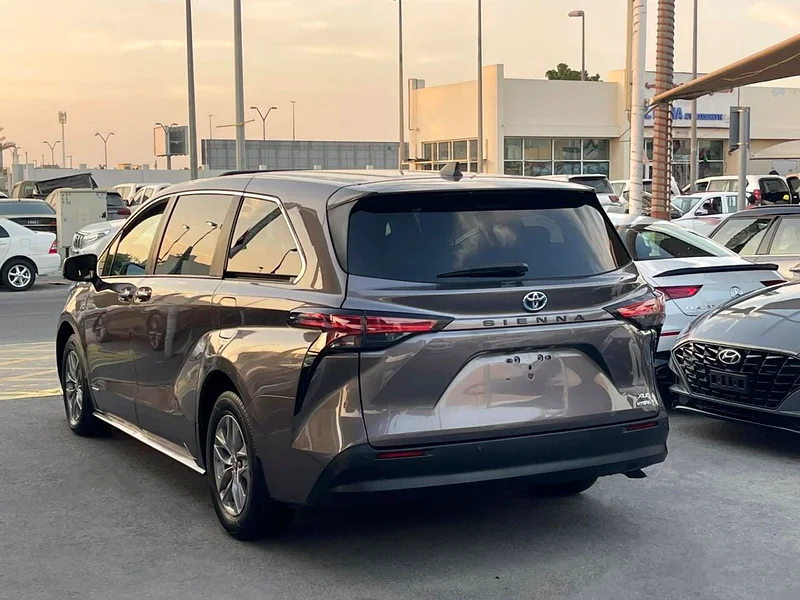 TOYOTA - SIENNA - 2021 - XLE - 4-CYLINDER - 2.5L - HYBRID - AMERICAN SPECS - VERY GOOD CONDITION63148650048257114