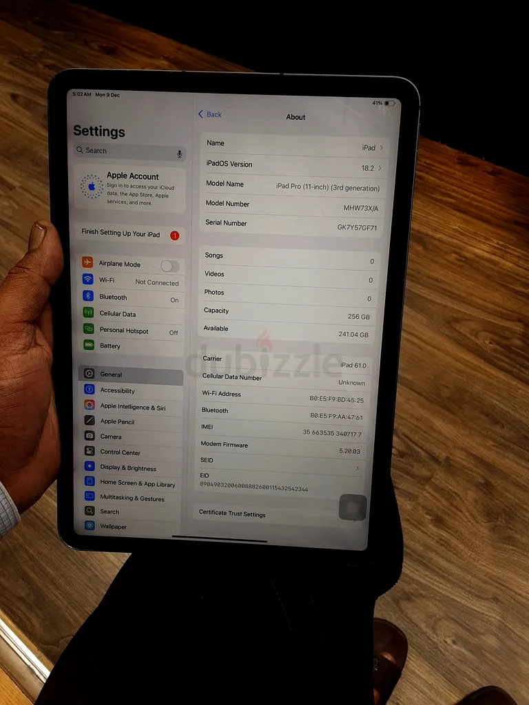 ipad pro 11 inch (3rd generation) 256gb (cellular and WiFi) 3 months