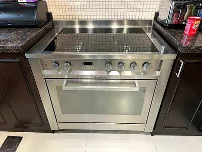 Ariston Electric Cooker 90/60cm